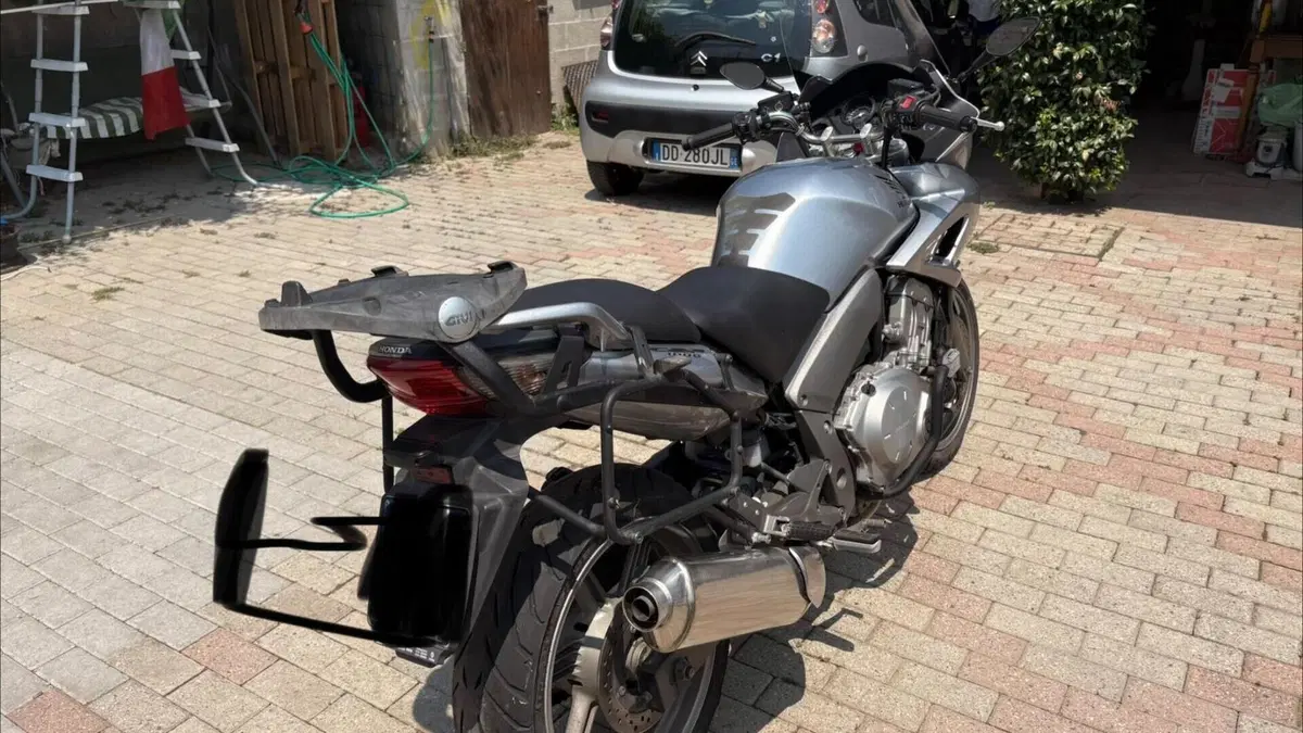 Honda CBF 600 (2004 - 06)  (4)