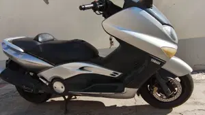 Yamaha T-Max 500 (2004 - 07)  (2)