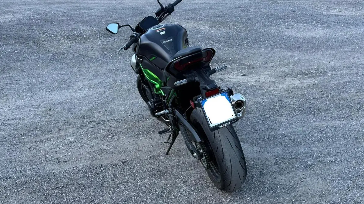 Kawasaki Z 900 A2 (2025 - 26)  (5)