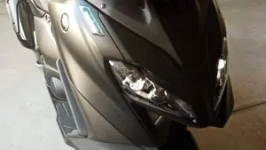 Yamaha T-Max 560 (2022 - 24)  (4)