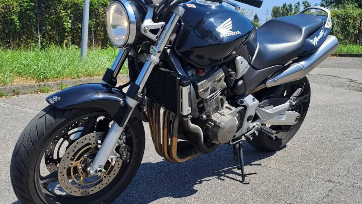 Honda Hornet 900  (2)