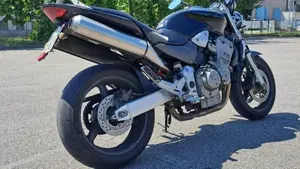 Honda Hornet 900  (5)