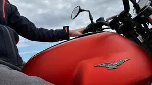 Moto Guzzi V7 850 Stone Special Abs (2021)  (3)