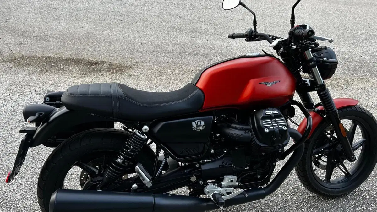 Moto Guzzi V7 850 Stone Special Abs (2021)  (5)