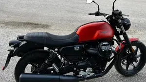 Moto Guzzi V7 850 Stone Special Abs (2021)  (5)