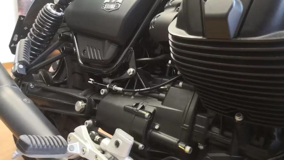 Moto Guzzi V7 850 Stone Special Abs (2021)  (10)