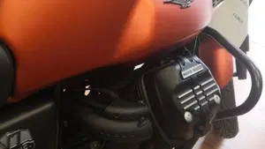 Moto Guzzi V7 850 Stone Special Abs (2021)  (11)
