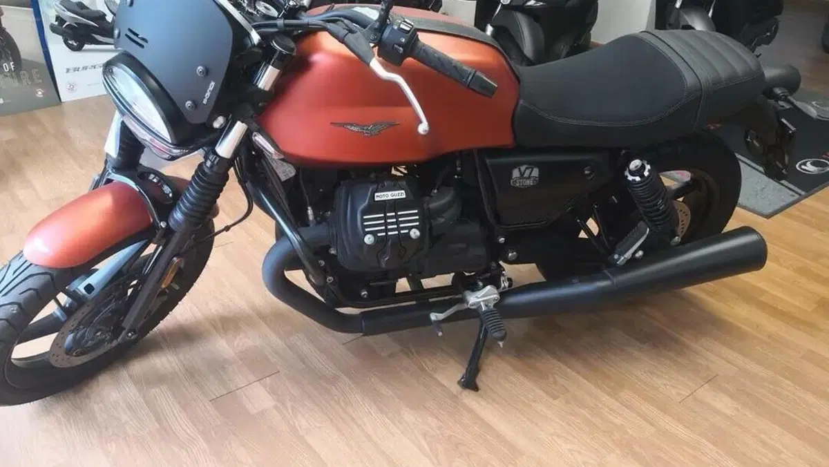 Moto Guzzi V7 850 Stone Special Abs (2021)  (14)