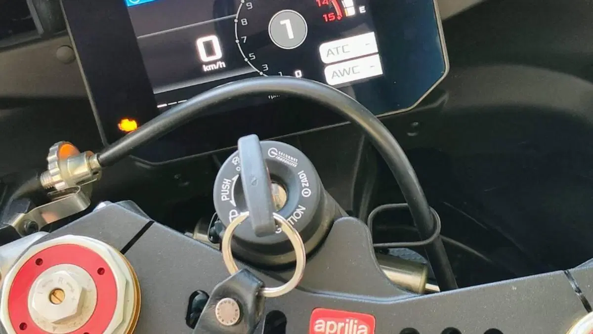 Aprilia RSV4 1100 (2025 - 26)  (6)