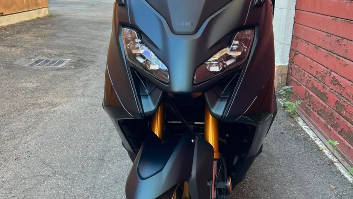 Yamaha T-Max 560 Tech Max (2022 - 24)  (2)