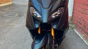 Yamaha T-Max 560 Tech Max (2022 - 24)  (2)