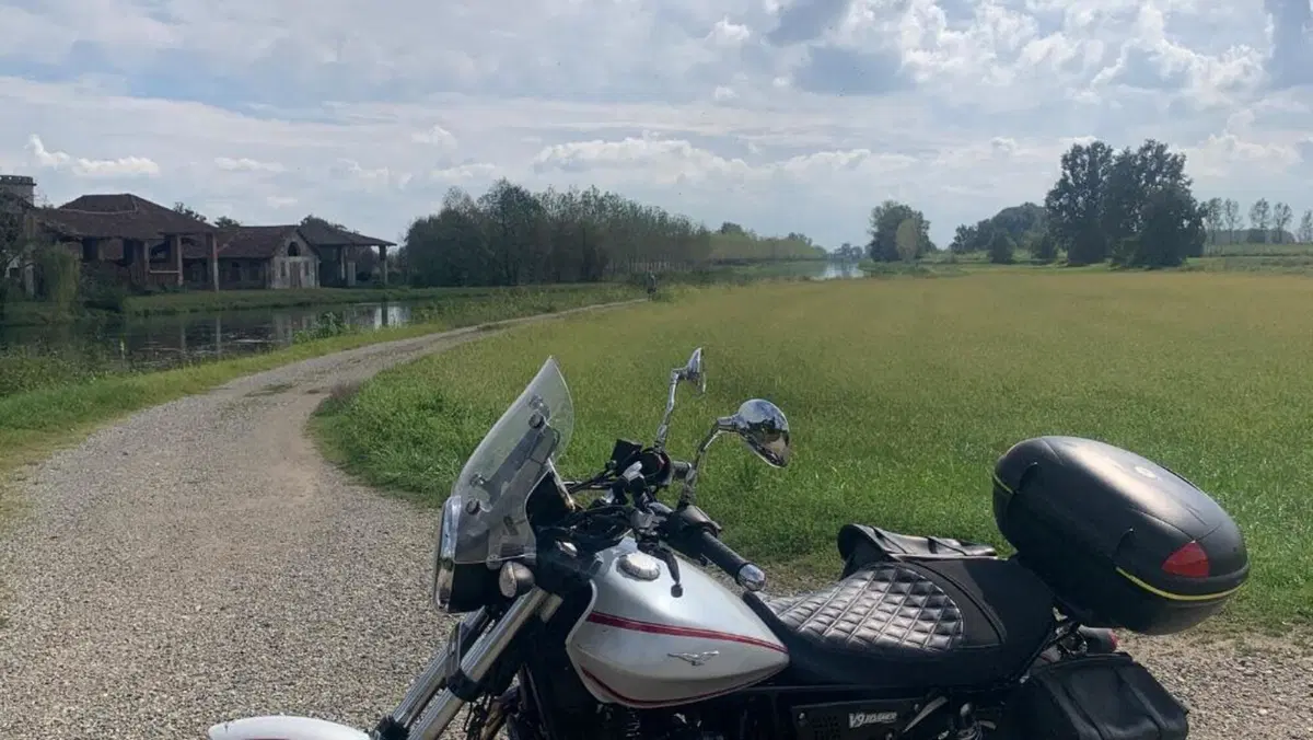 Moto Guzzi V9 Roamer (2016 - 18) 