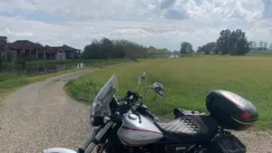 Moto Guzzi V9 Roamer (2016 - 18) 