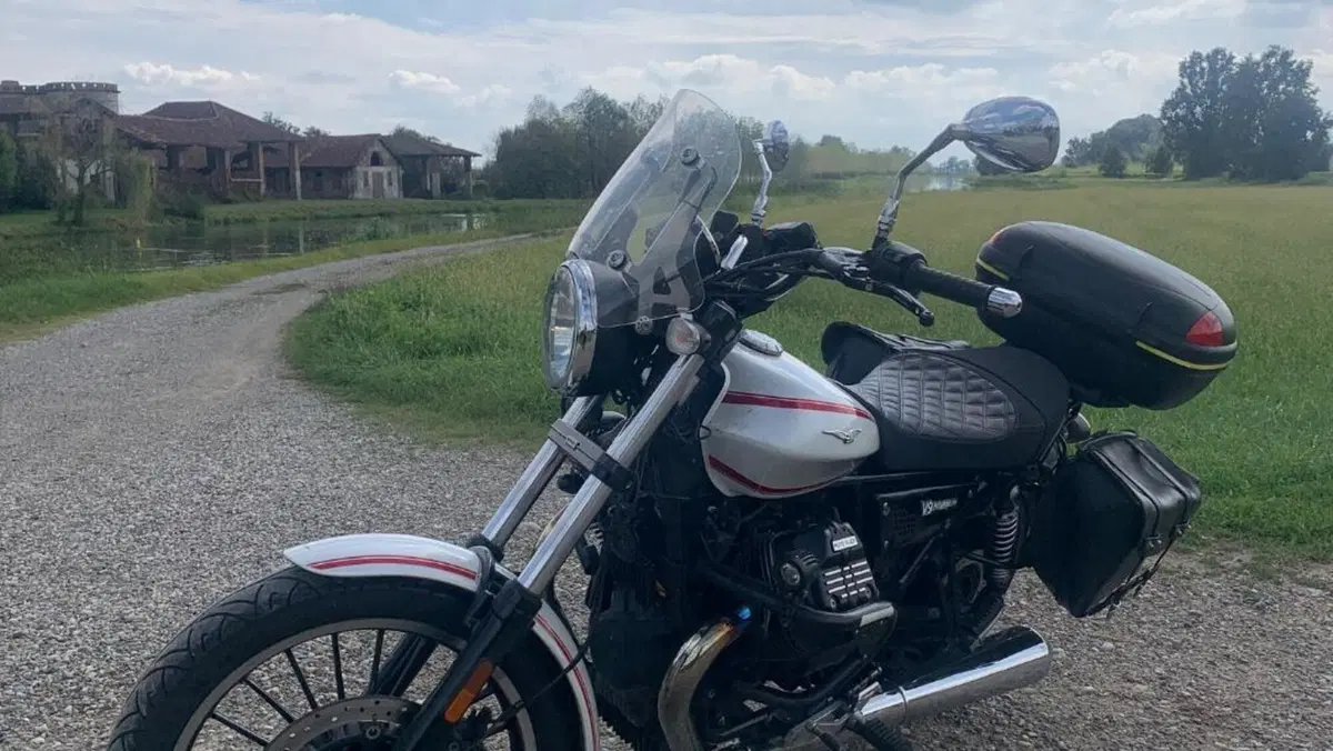 Moto Guzzi V9 Roamer (2016 - 18)  (3)