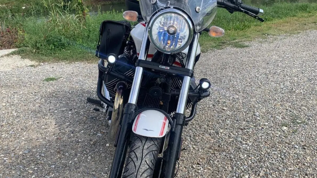 Moto Guzzi V9 Roamer (2016 - 18)  (6)