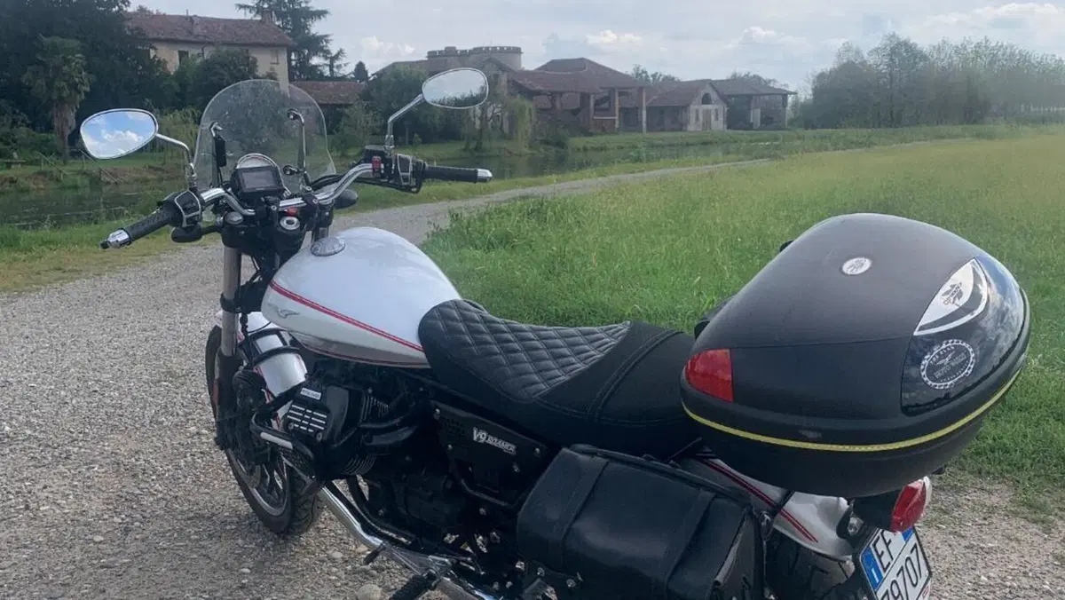 Moto Guzzi V9 Roamer (2016 - 18)  (9)