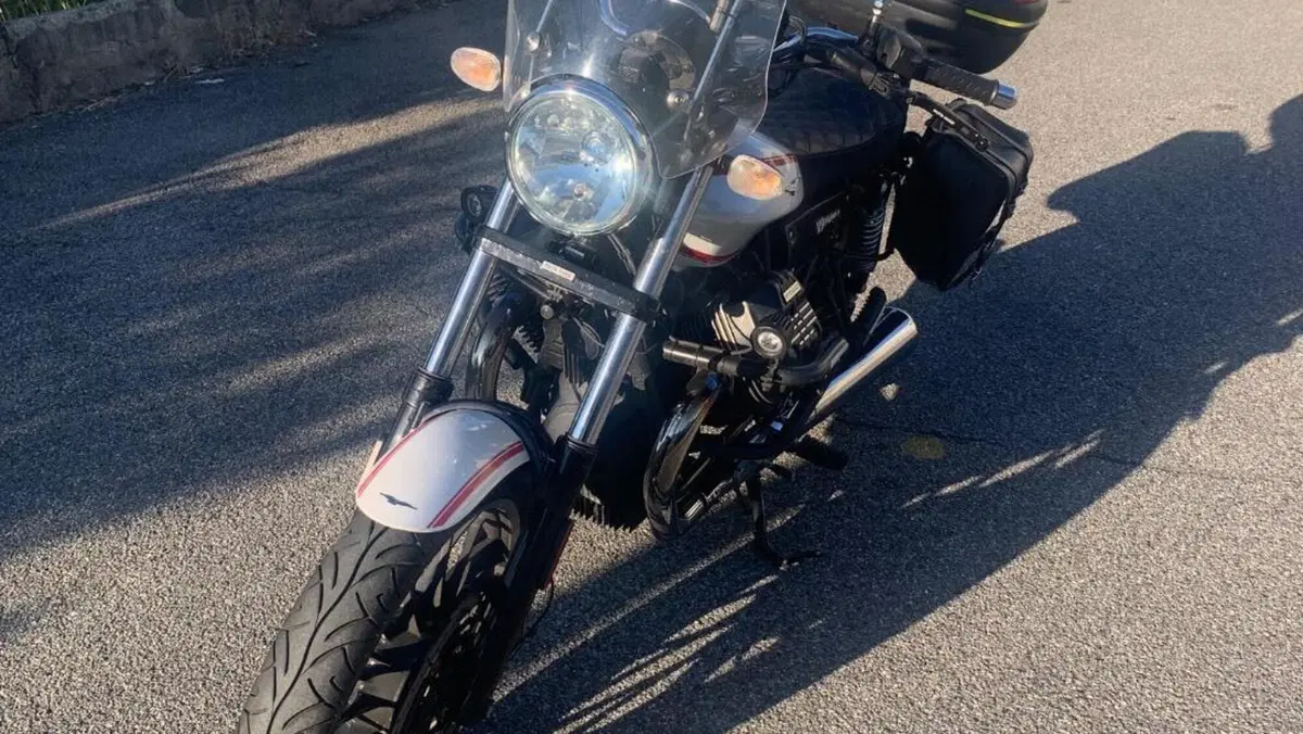 Moto Guzzi V9 Roamer (2016 - 18)  (12)
