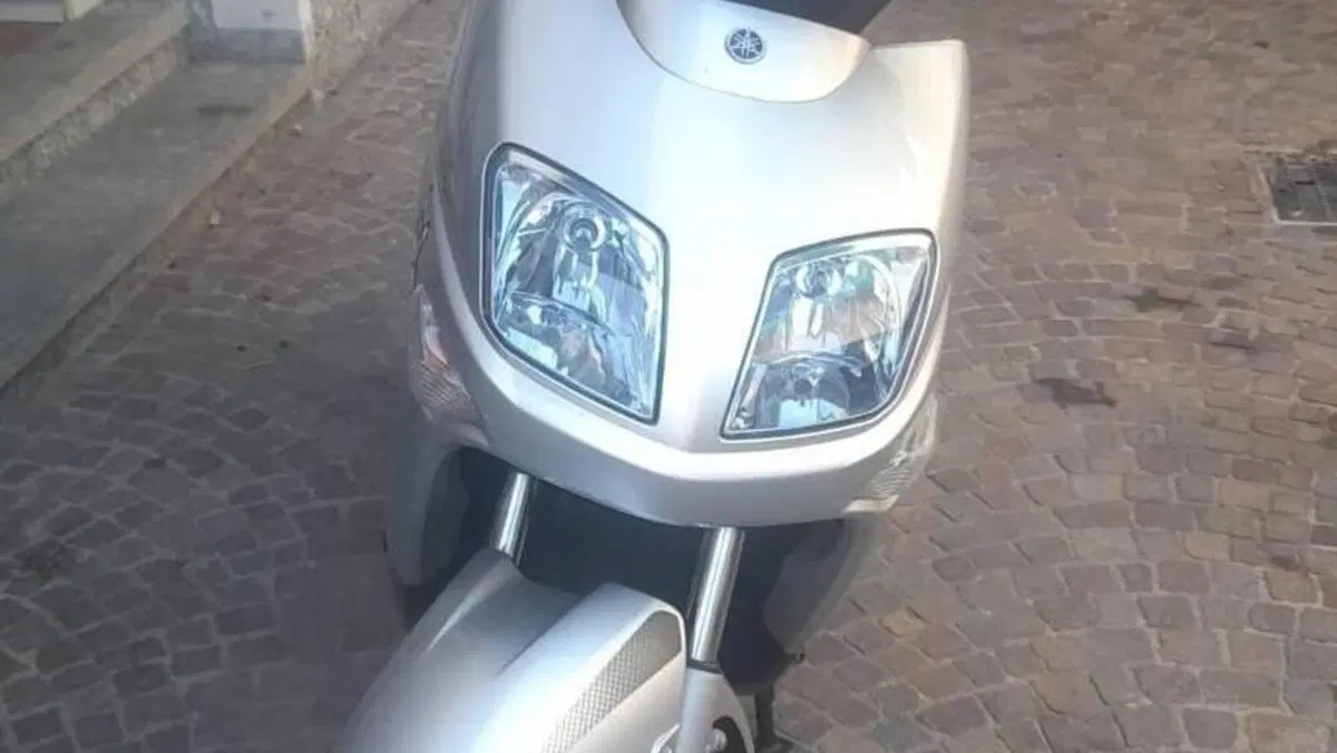 Yamaha XC 300 Versity  (5)