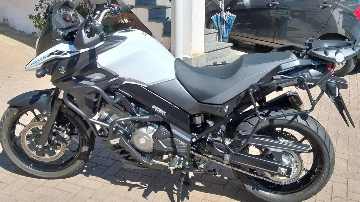 Suzuki V-Strom 650 (2021 - 25)  (2)