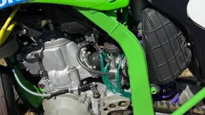 Kawasaki KX250 (1994 - 01)  (2)
