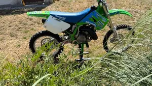Kawasaki KX250 (1994 - 01)  (9)