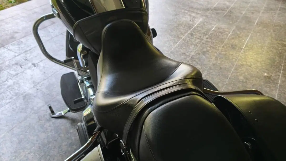 Harley-Davidson 103 Road King Classic (2014 - 16) - FLHRC 