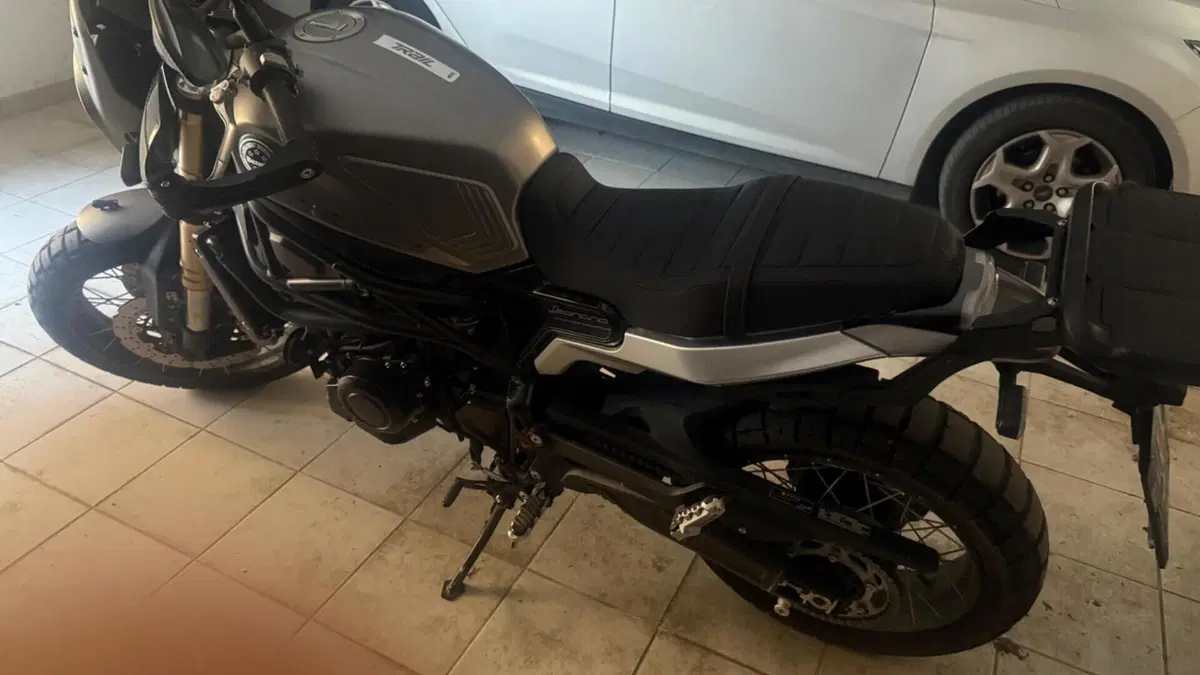 Benelli Leoncino 800 Trail (2022 - 26) 