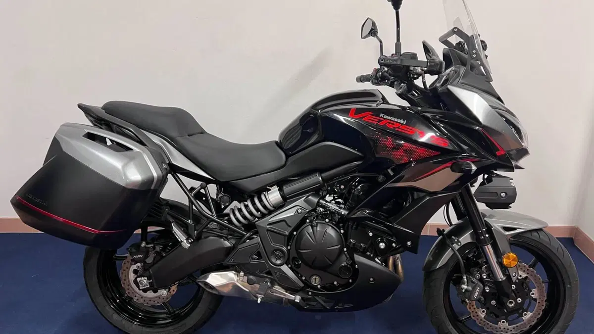 Kawasaki Versys 650 Grand Tourer (2021) 