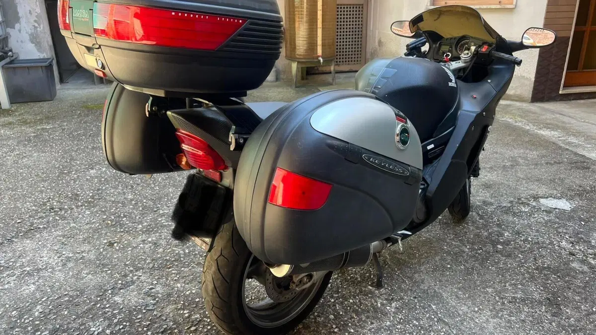 Honda CBR 1100 XX  (2001 - 06)  (6)