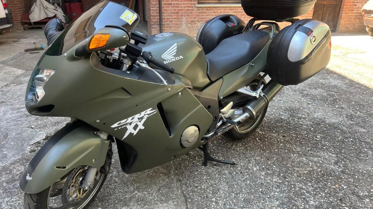 Honda CBR 1100 XX  (2001 - 06)  (7)