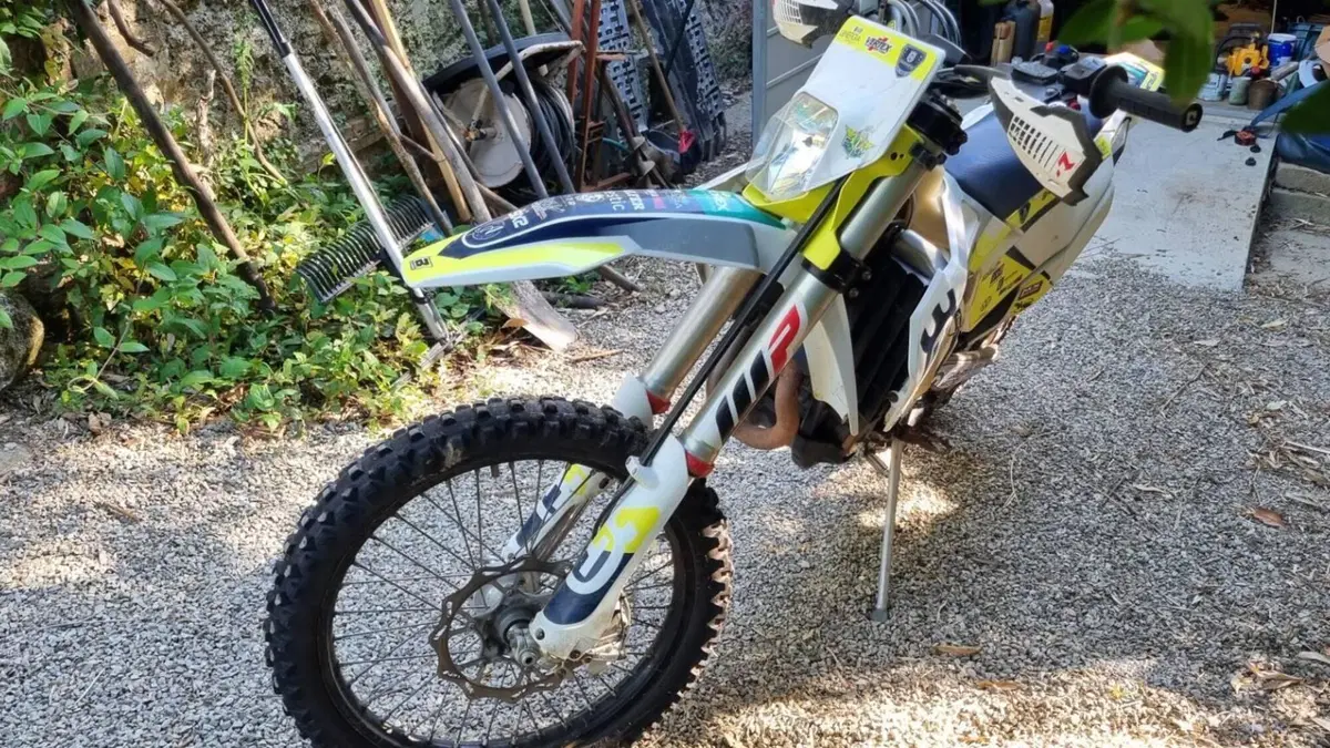 Husqvarna FE 350 (2022)  (2)
