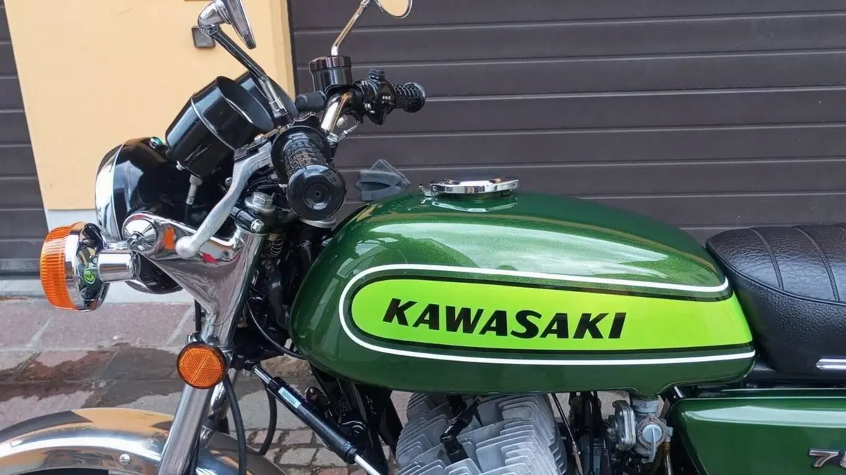 Kawasaki   (8)