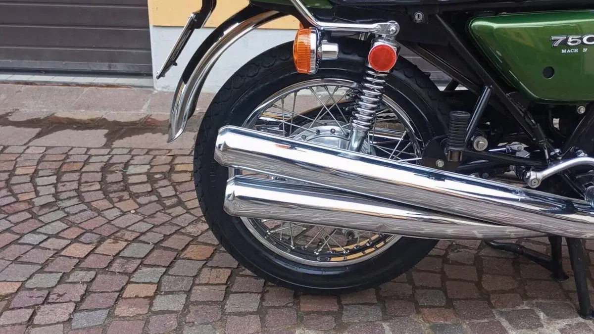 Kawasaki   (11)