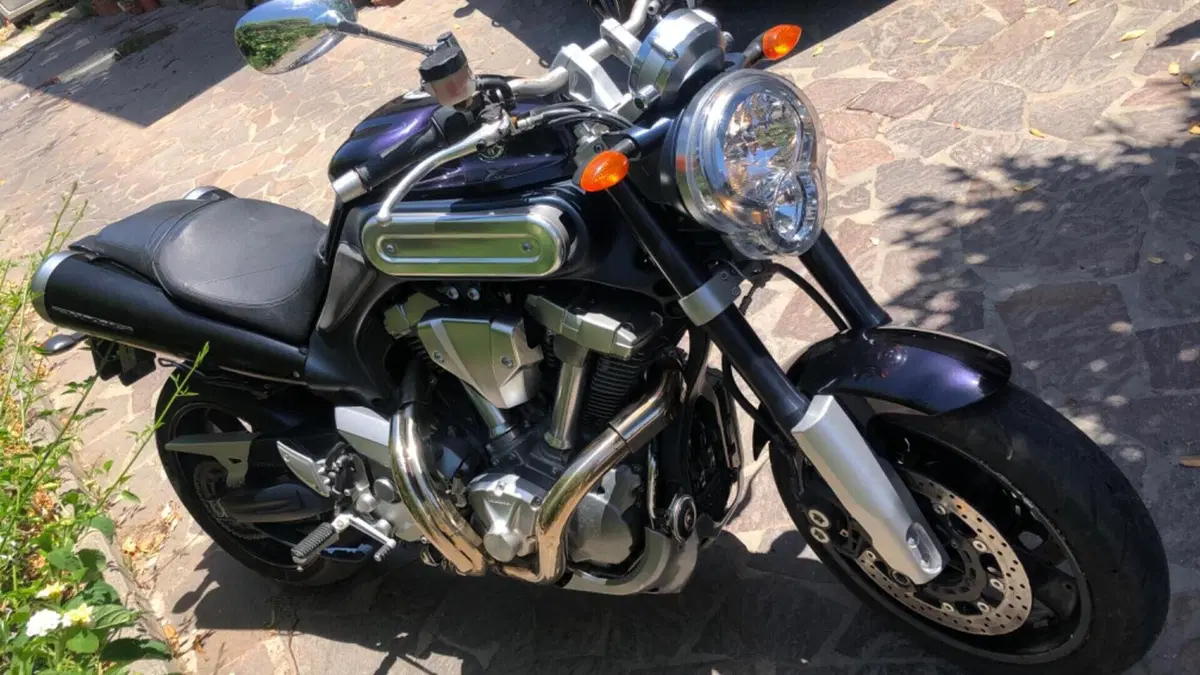 Yamaha MT-01 (2005- 11)  (4)