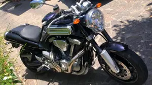 Yamaha MT-01 (2005- 11)  (4)