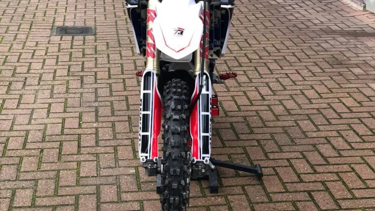 Yamaha YZ 450 F (2017)  (6)