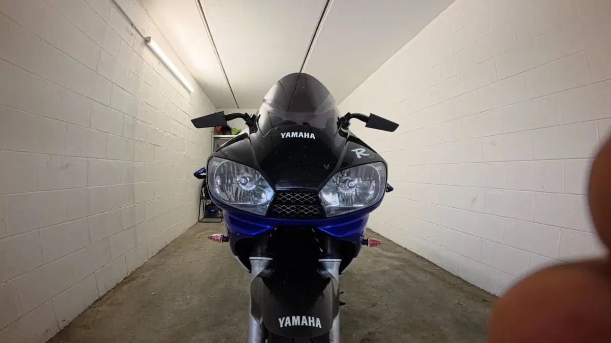 Yamaha YZF R6 (2001 - 02)  (2)