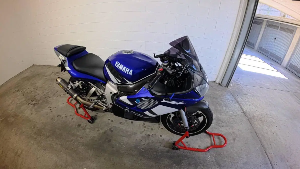 Yamaha YZF R6 (2001 - 02)  (5)