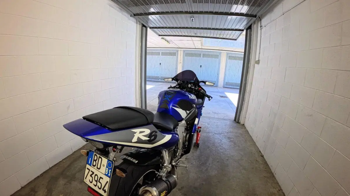 Yamaha YZF R6 (2001 - 02)  (8)
