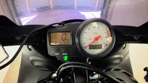 Yamaha YZF R6 (2001 - 02)  (10)