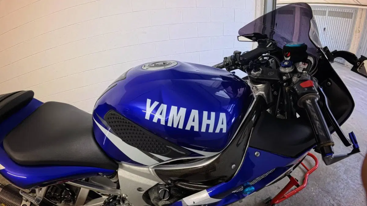 Yamaha YZF R6 (2001 - 02)  (13)