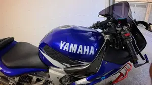 Yamaha YZF R6 (2001 - 02)  (13)