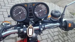 Suzuki   (4)