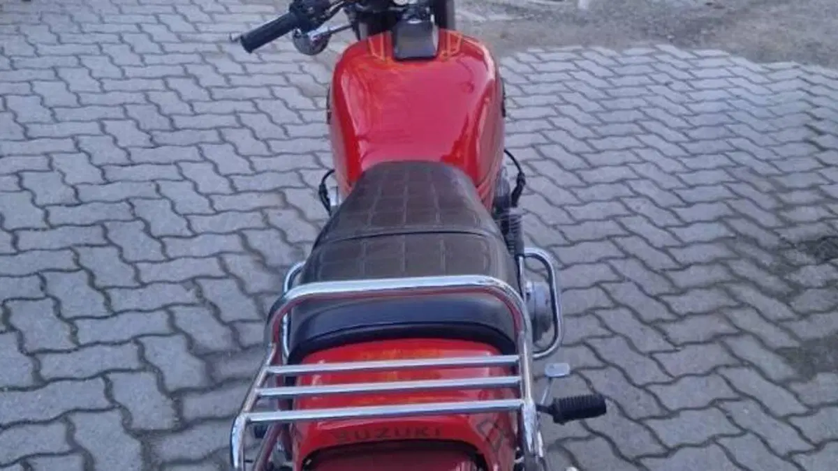 Suzuki   (5)
