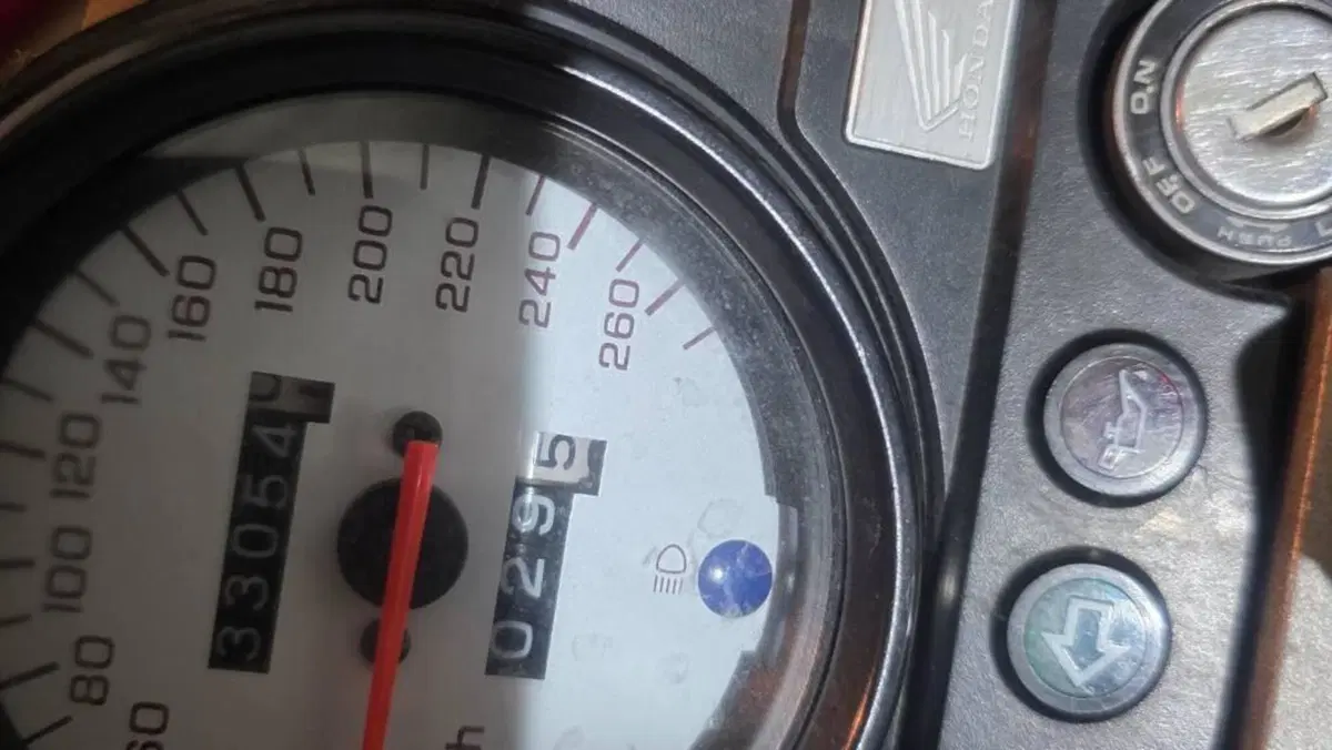 Honda   (2)