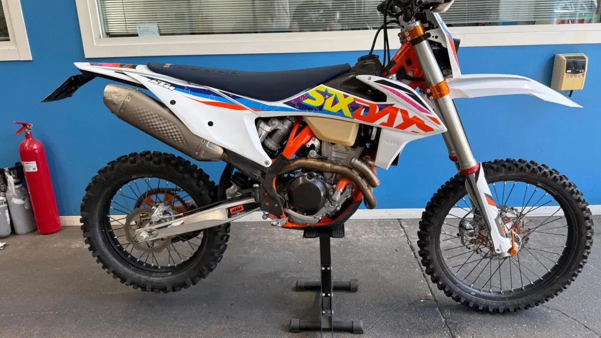 KTM 350 EXC-F Six Days (2023)  (4)