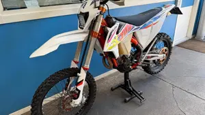 KTM 350 EXC-F Six Days (2023)  (5)