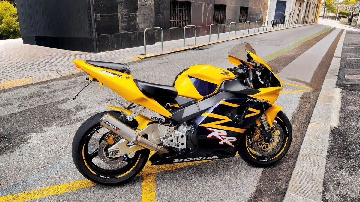 Honda CBR 900 RR Fireblade (2002 - 04)  (4)
