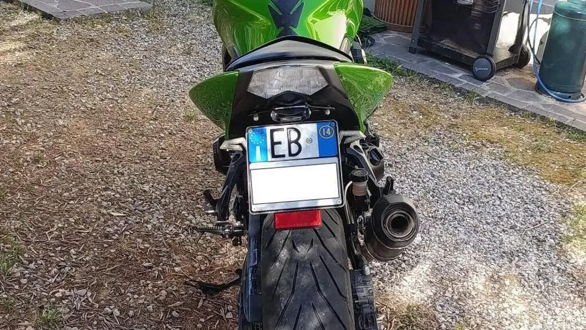 Kawasaki Z 750 R (2011 - 14)  (3)