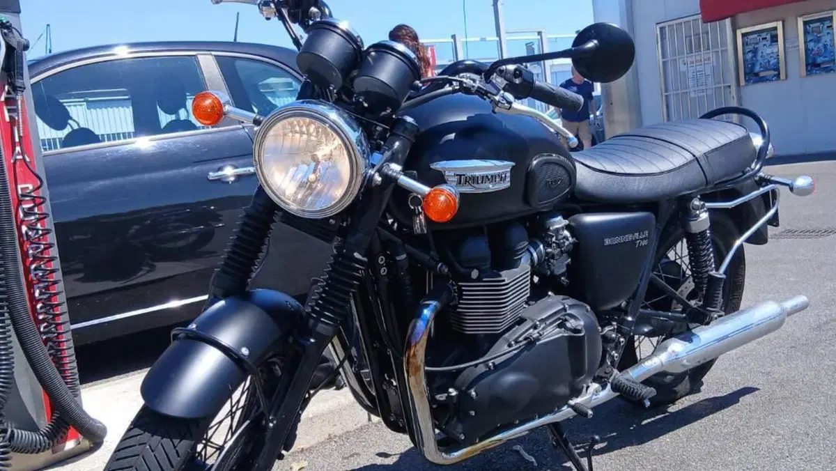 Triumph Bonneville T100 (2008 - 16)  (3)